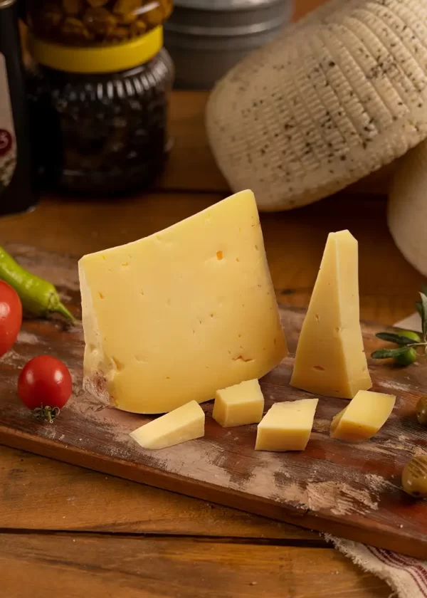 TAM YAĞLI ESKİ KAŞAR PEYNİRİ 600 GR